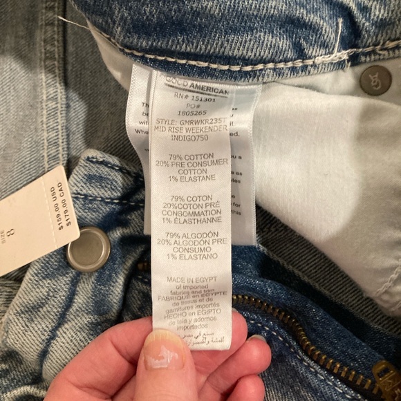 Good American Weekender High-Rise Relaxed Cuff Jeans - Picture 9 of 14